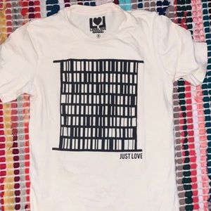 Just love graphic tee!